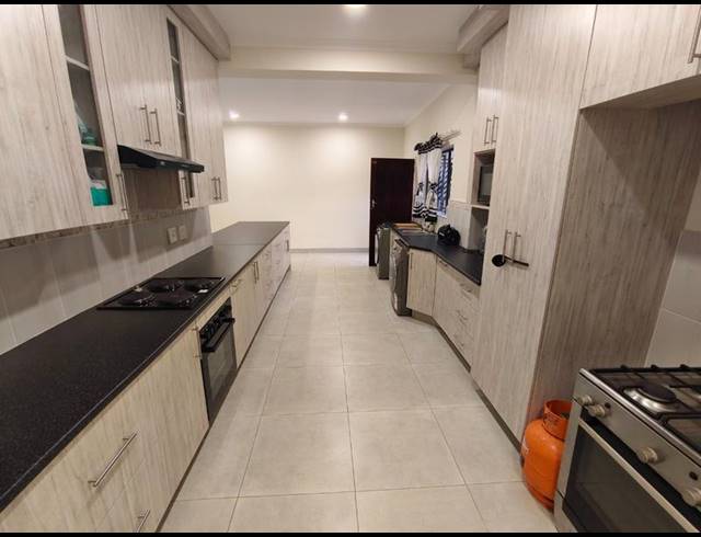 3 BEDROOM HOUSE FOR SALE IN SINOVILLE